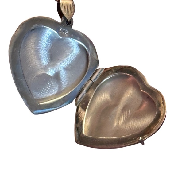 Vintage large sterling Silver 925 etched flat Heart Locket Necklace - Picture 3 of 5